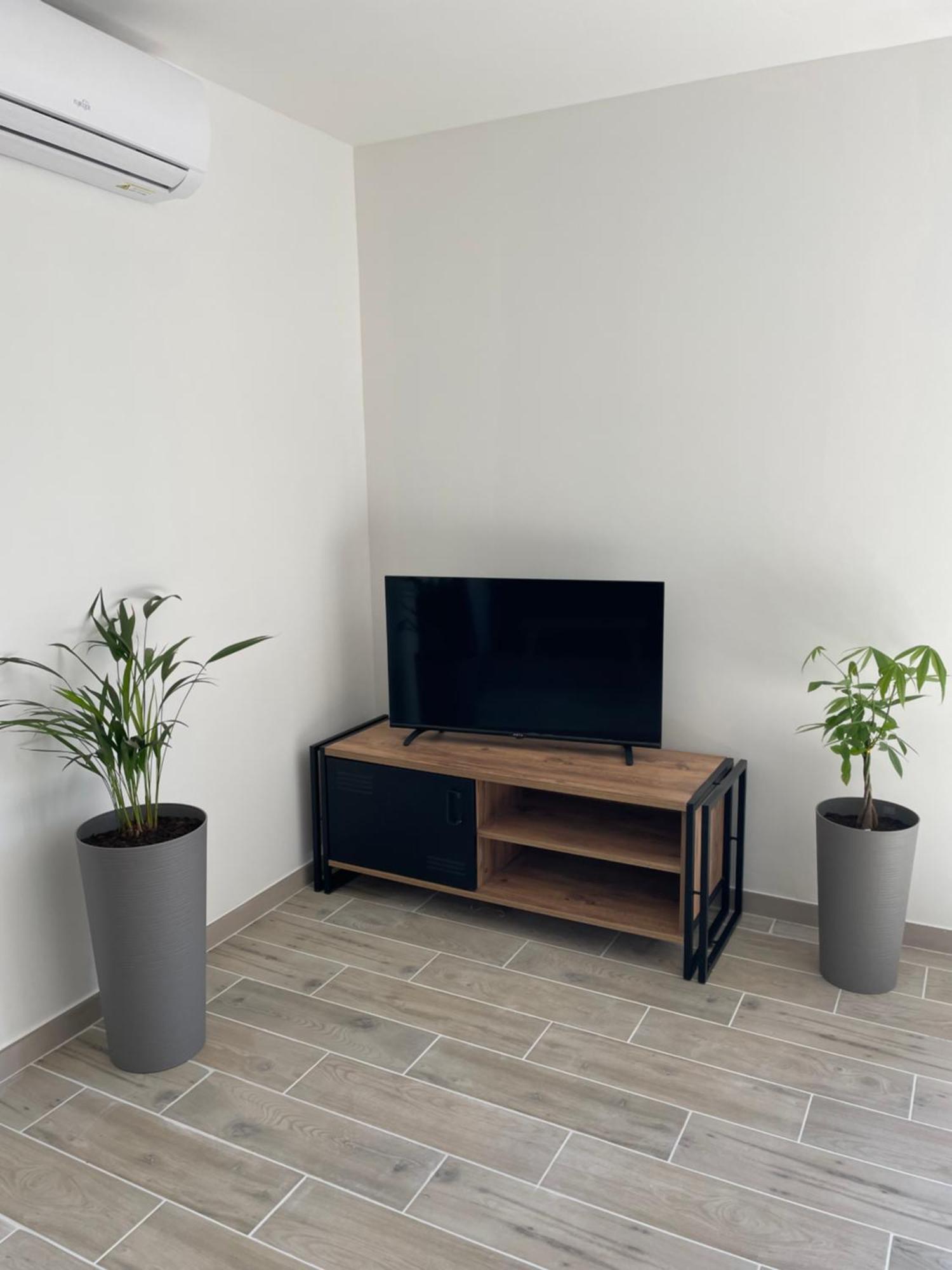 Maison De 40M2 Avec Jardin De 50M2 Orange  Exterior photo