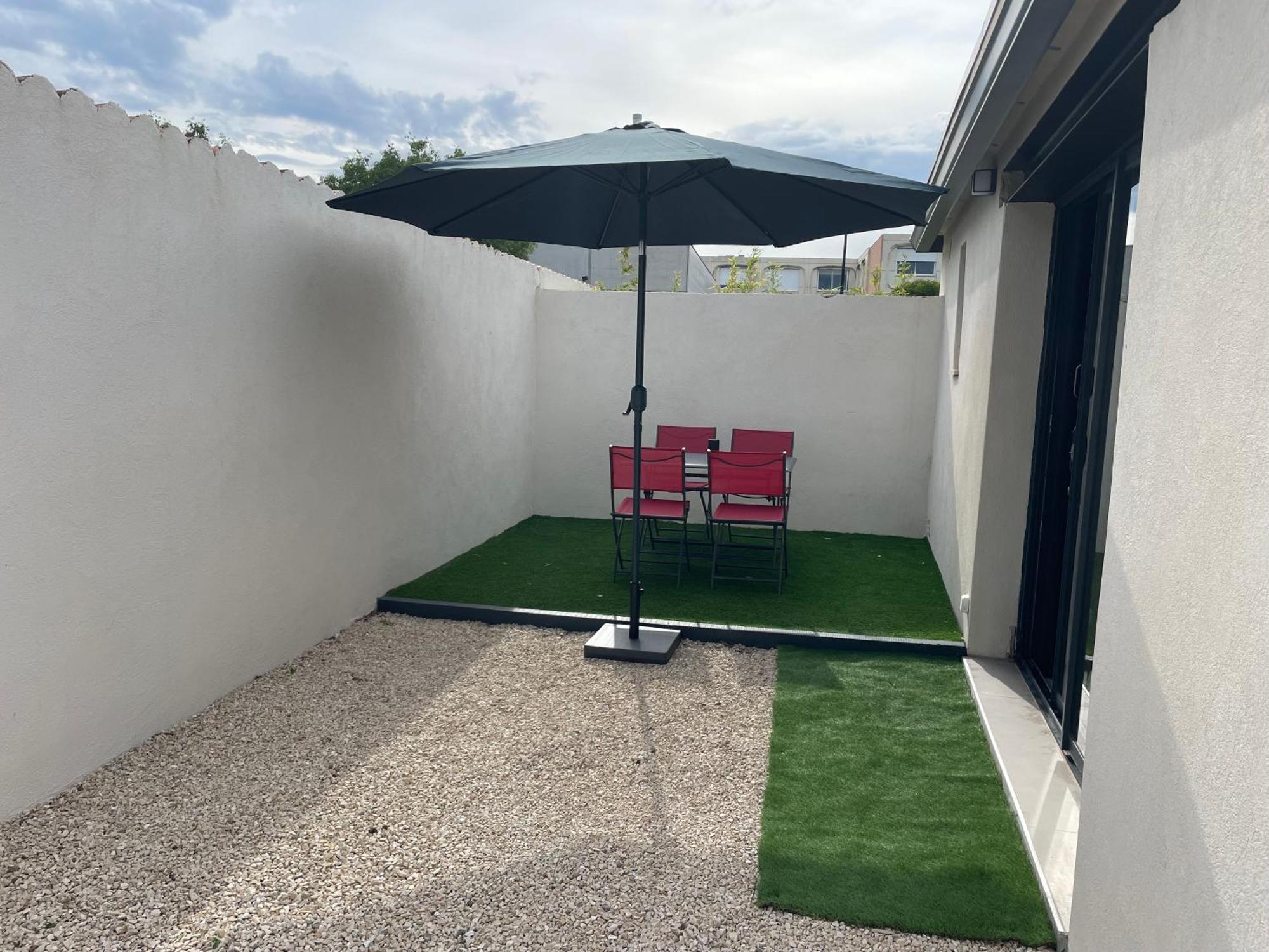 Maison De 40M2 Avec Jardin De 50M2 Orange  Exterior photo